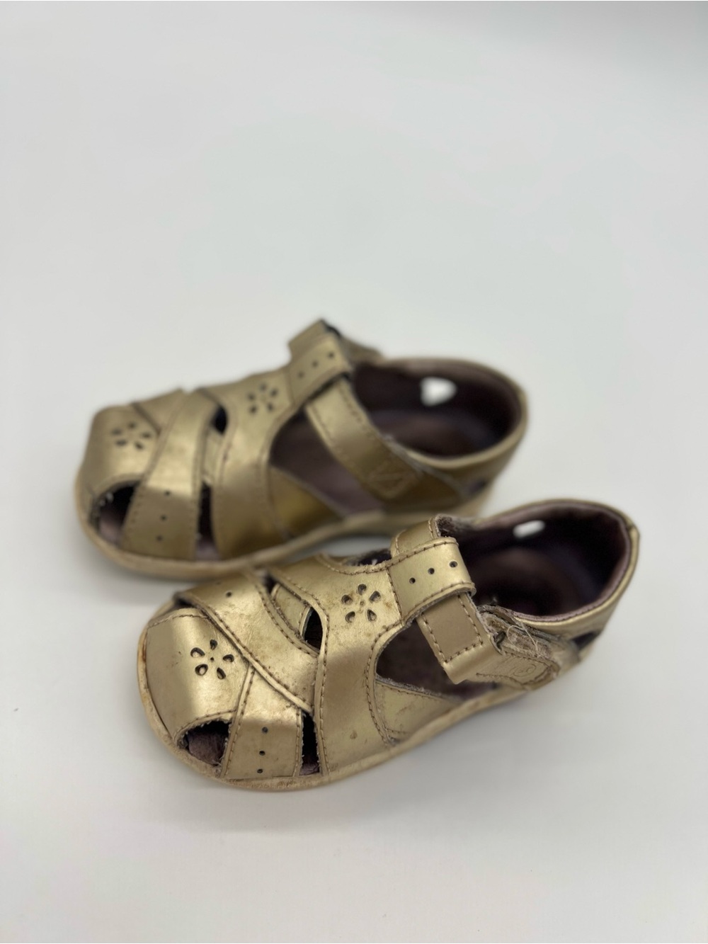 Stride Rite Baby Girls Toddler Gold Sandals 6.5W